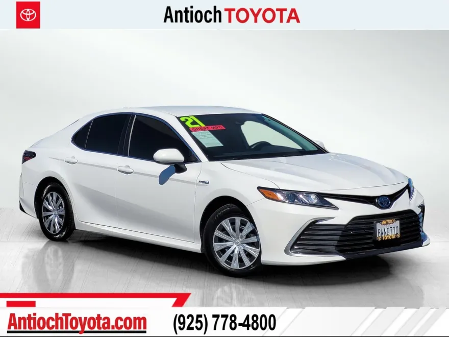2021 Toyota Camry Hybrid LE photo 1