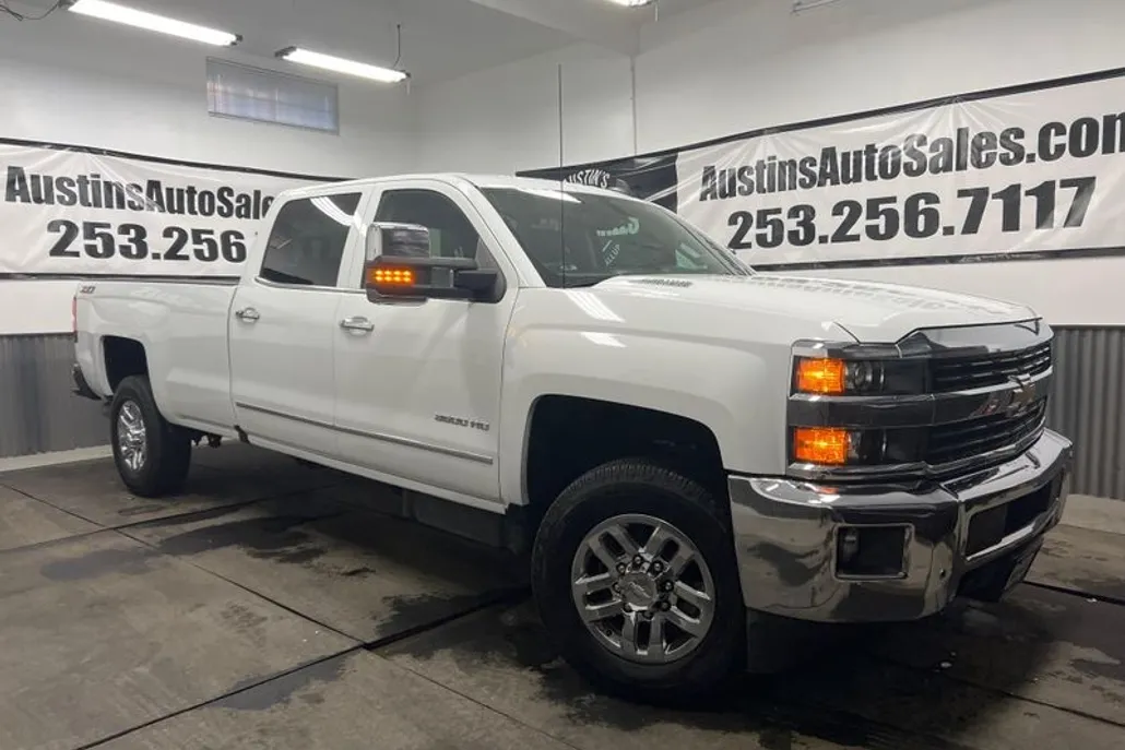 2016 Chevrolet Silverado 3500HD LTZ photo 1