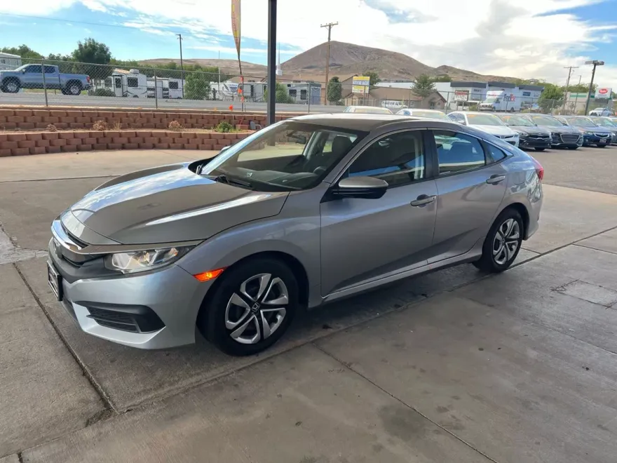 2017 Honda Civic LX photo 1