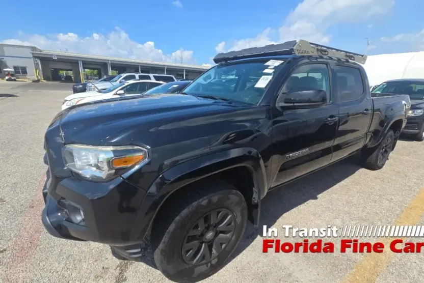 2018 Toyota Tacoma SR5 TRD Sport photo 1