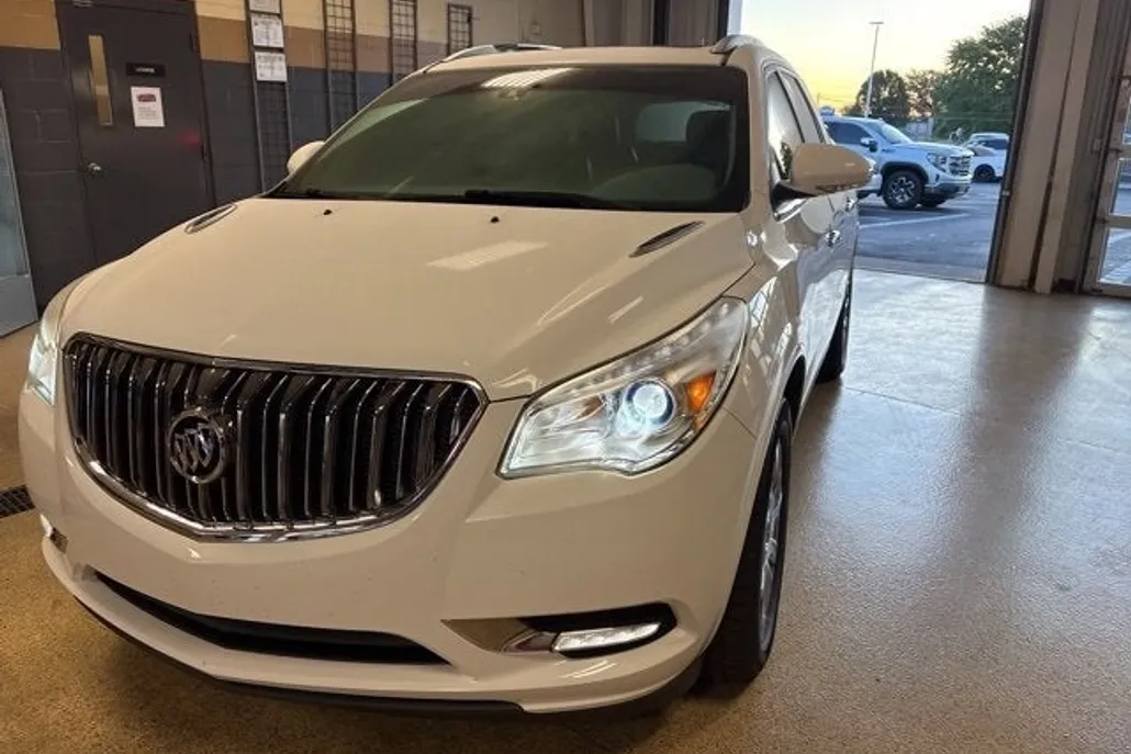 2017 Buick Enclave Leather photo 1