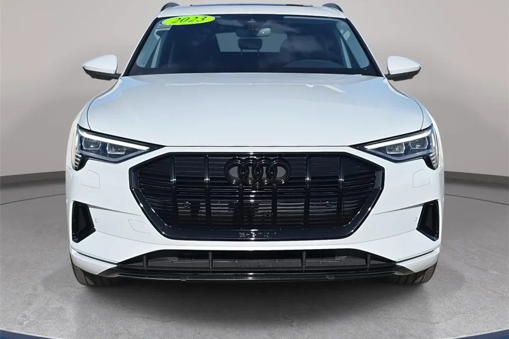 2023 Audi e-tron Premium Plus photo 1