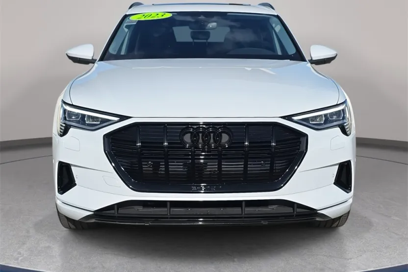 2023 Audi e-tron Premium Plus photo 1