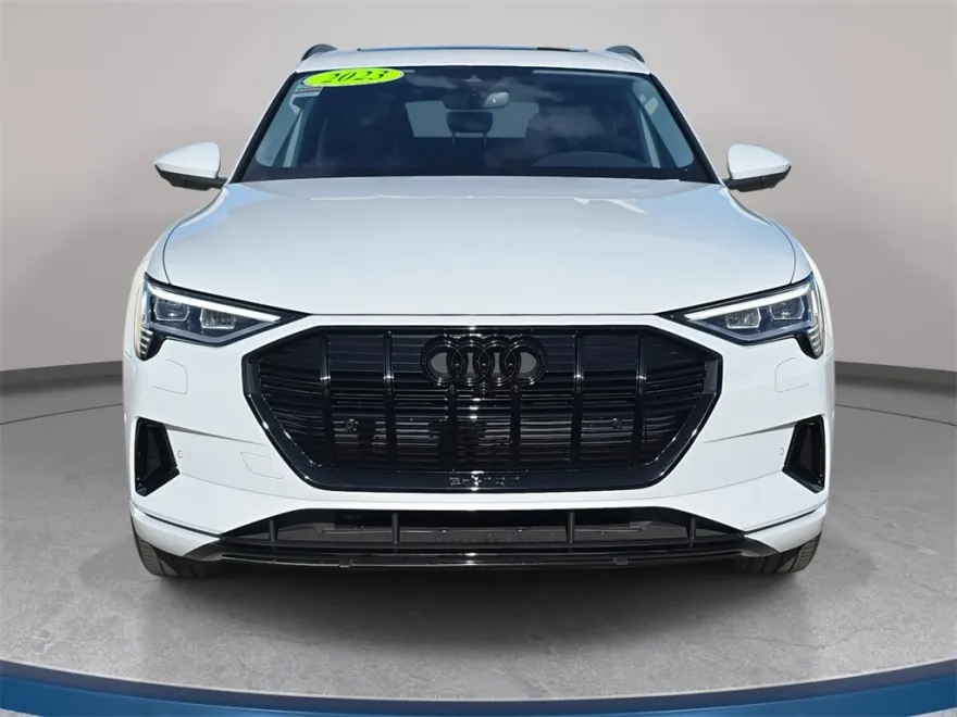 2023 Audi e-tron Premium Plus photo 1