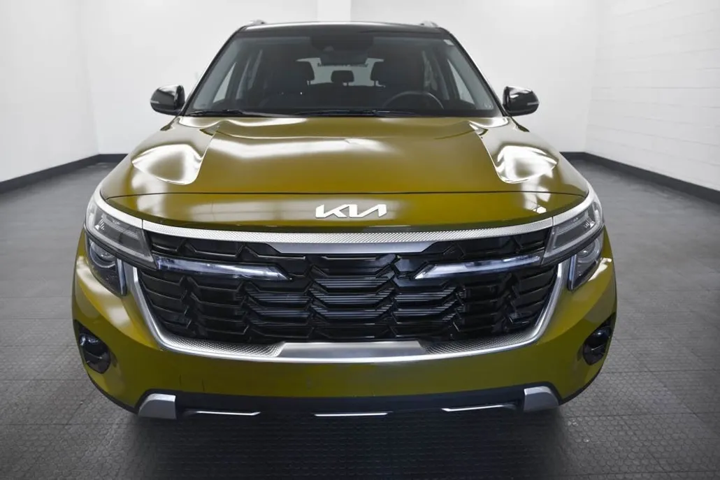 2024 Kia Seltos S photo 1