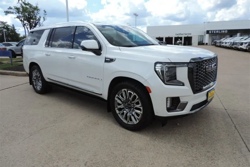 2023 Gmc Yukon XL Denali Ultimate photo 1