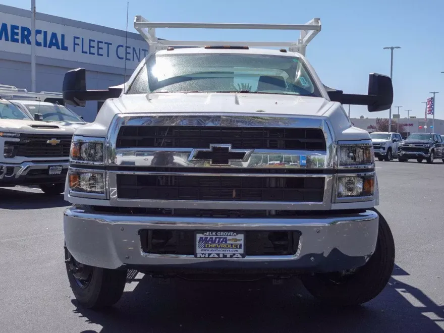2024 Chevrolet Silverado 5500HD Work Truck photo 1