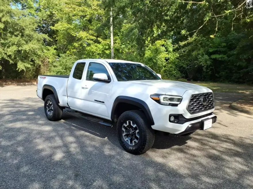 2023 Toyota Tacoma TRD photo 1
