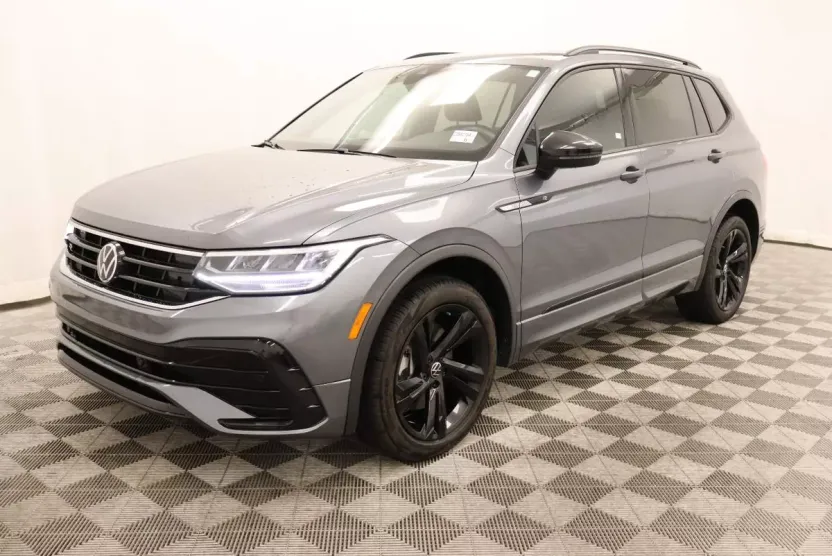 2023 Volkswagen Tiguan SE R-Line Black photo 1