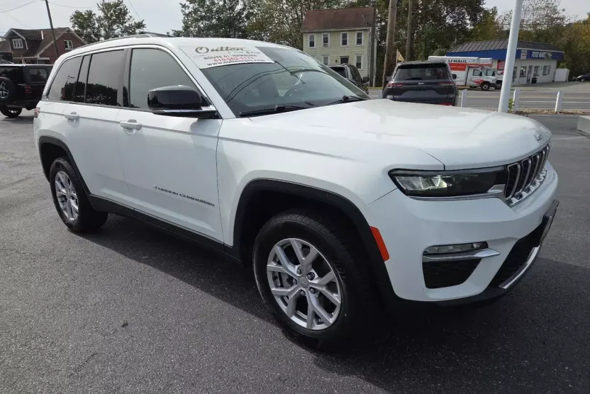 2022 Jeep Grand Cherokee Limited photo 1