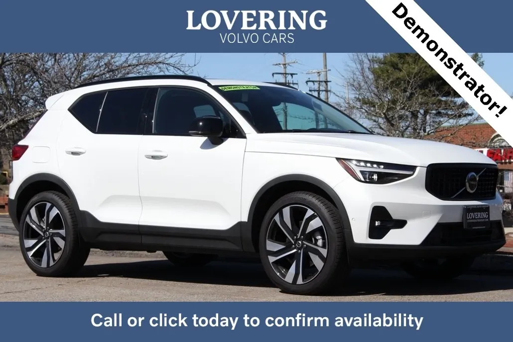 2025 Volvo XC40 Plus photo 1