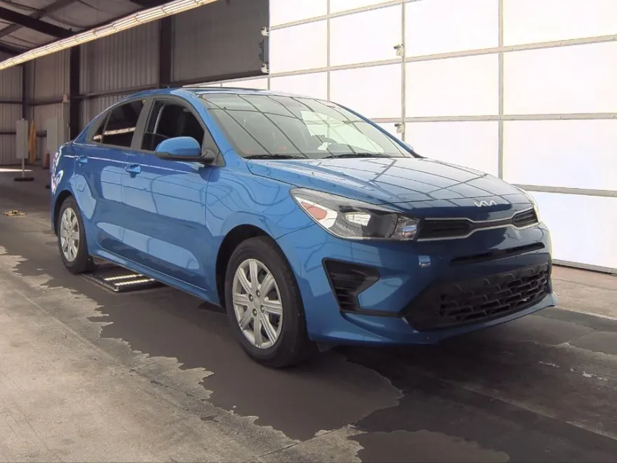2023 Kia Rio photo 1