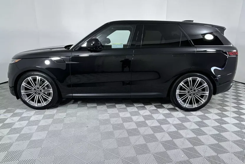 2025 Land Rover Range Rover Sport SE photo 1