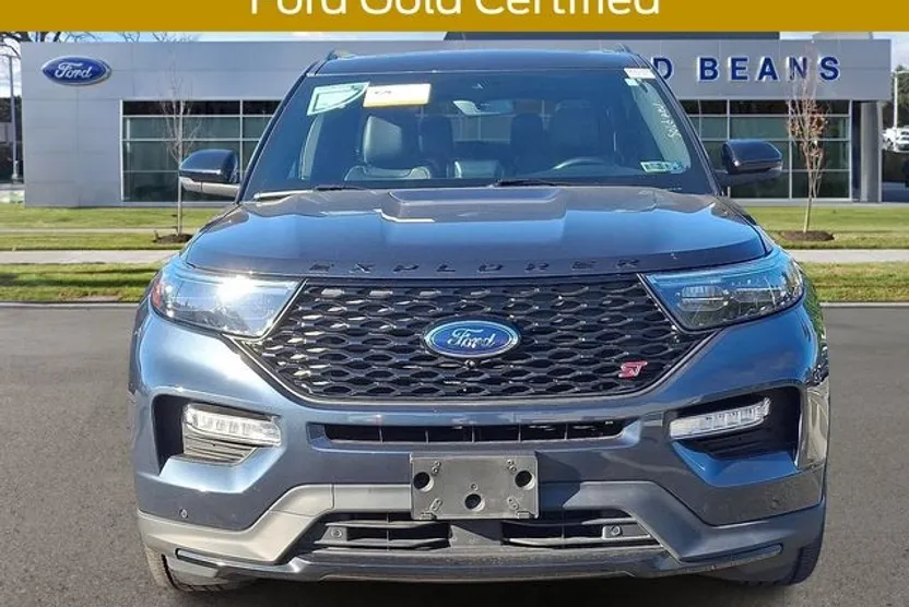 2022 Ford Explorer ST photo 1