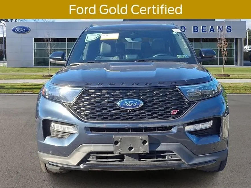 2022 Ford Explorer ST photo 1