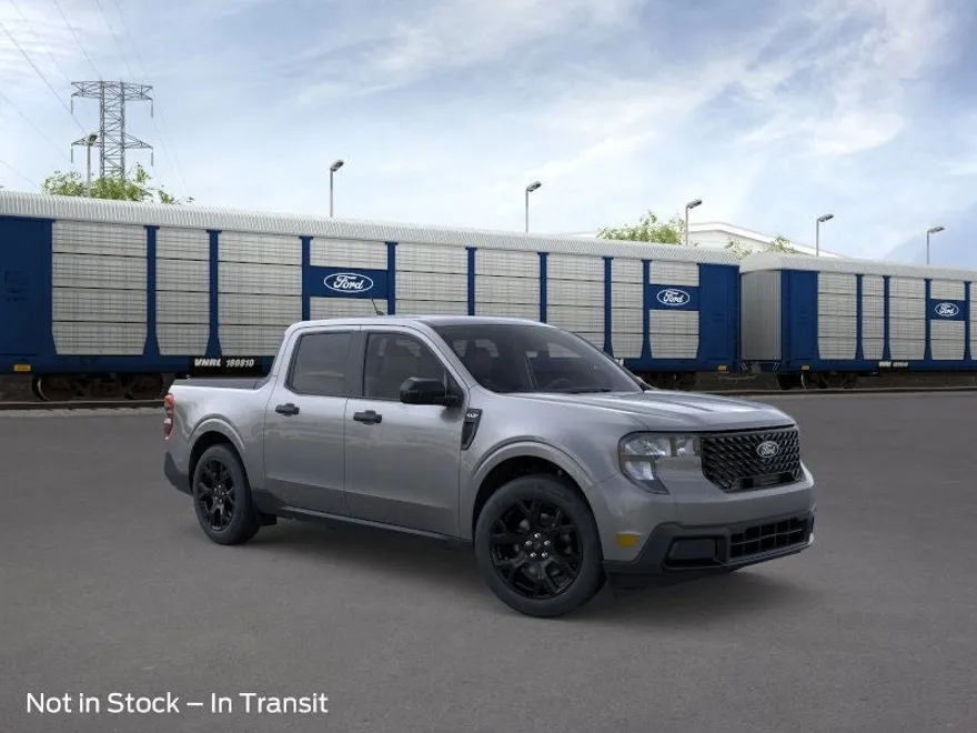 2025 Ford Maverick XLT photo 1
