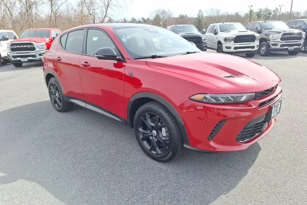 2024 Dodge Hornet R/T Plus photo 1