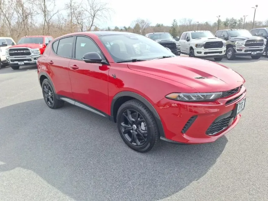 2024 Dodge Hornet R/T Plus photo 1