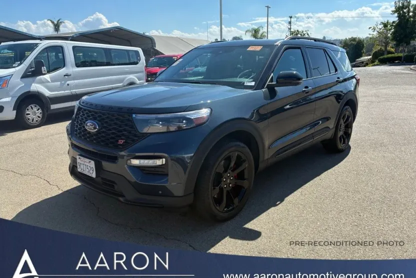 2022 Ford Explorer ST photo 1