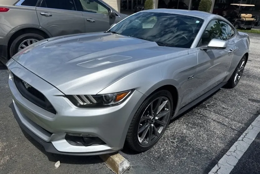 2015 Ford Mustang GT Premium photo 1