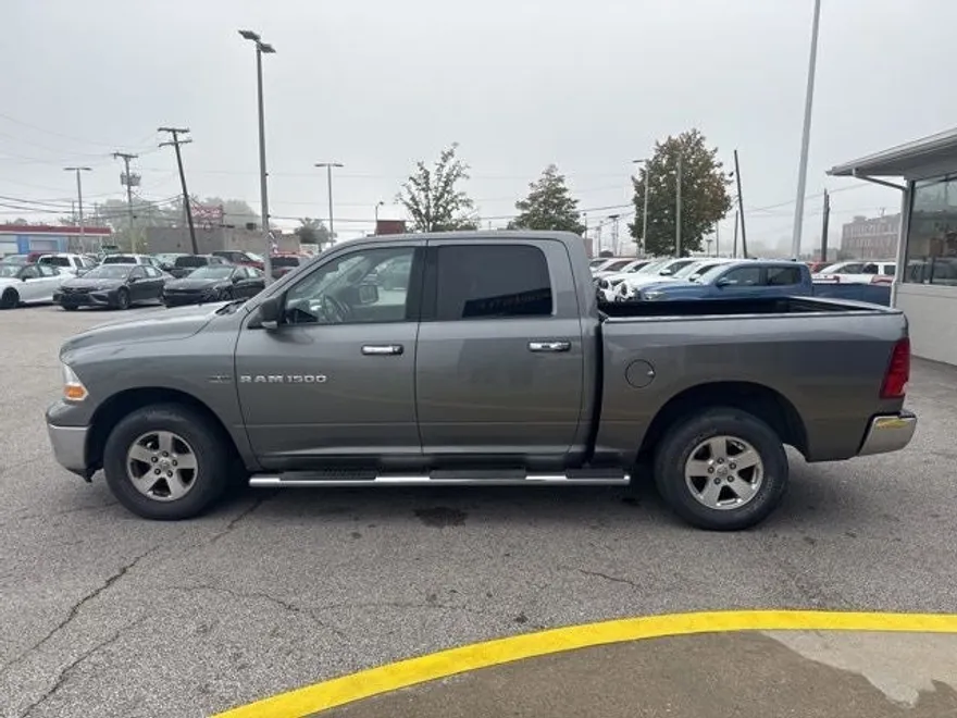 2011 Ram 1500 SLT photo 1