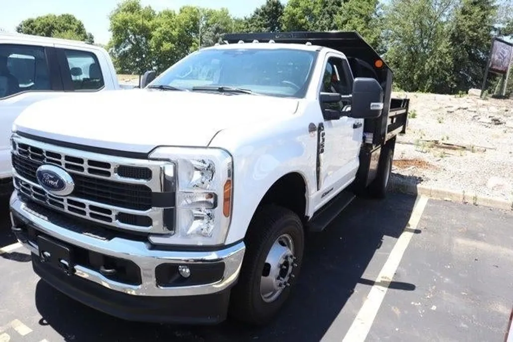2024 Ford F-350 XL photo 1