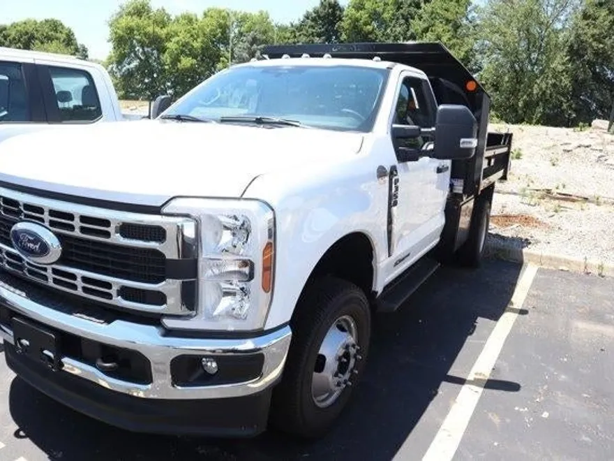 2024 Ford F-350 XL photo 1