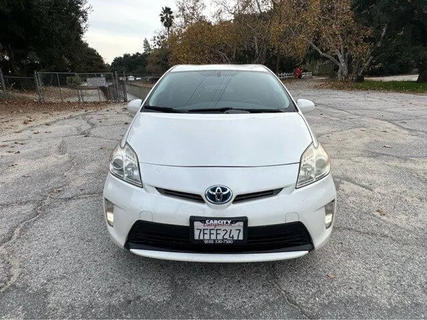 2014 Toyota Prius One photo 1