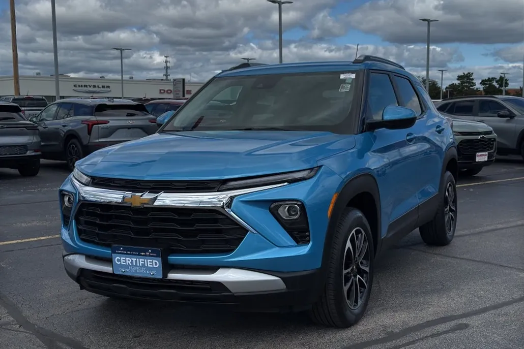 2025 Chevrolet Trailblazer LT photo 1