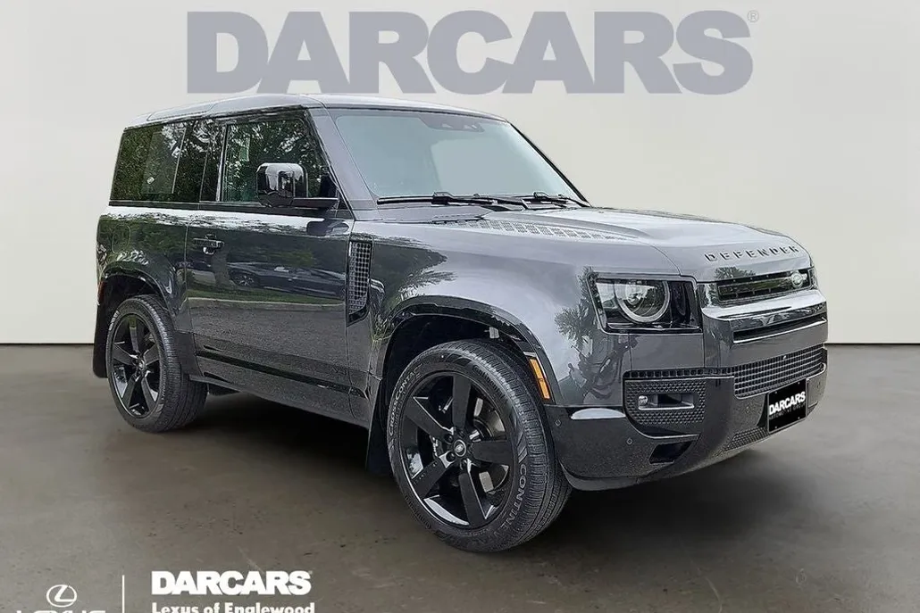 2024 Land Rover Defender 90 V8 photo 1