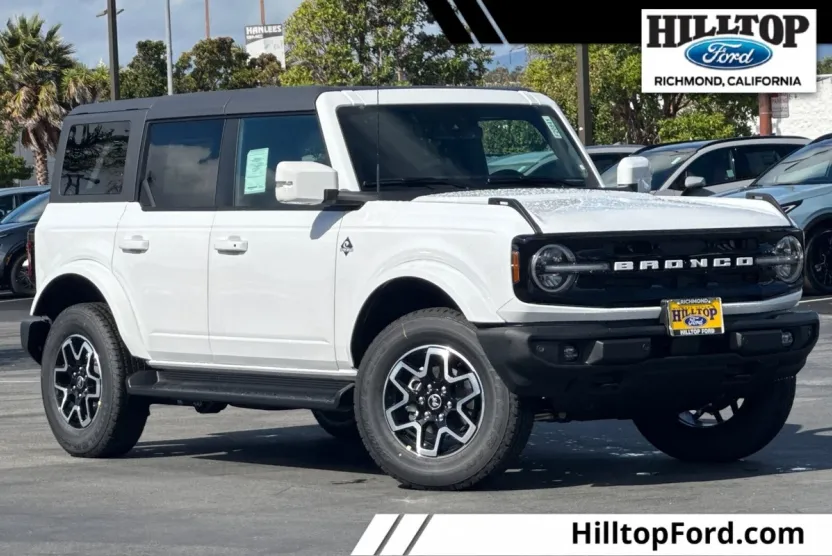 2025 Ford Bronco Outer Banks photo 1