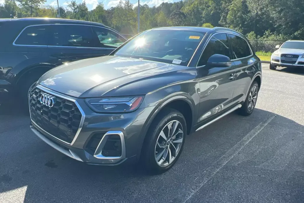 2022 Audi Q5 S line Premium photo 1