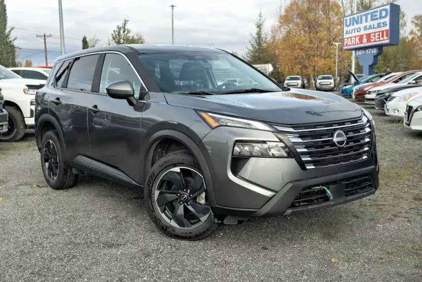 2024 Nissan Rogue SV photo 1