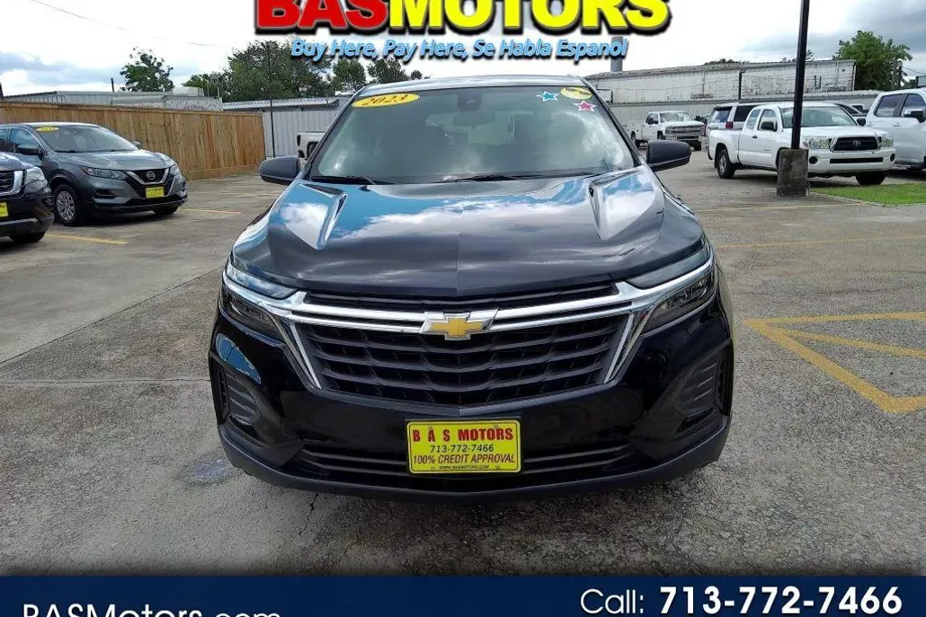 2023 Chevrolet Equinox LS photo 1