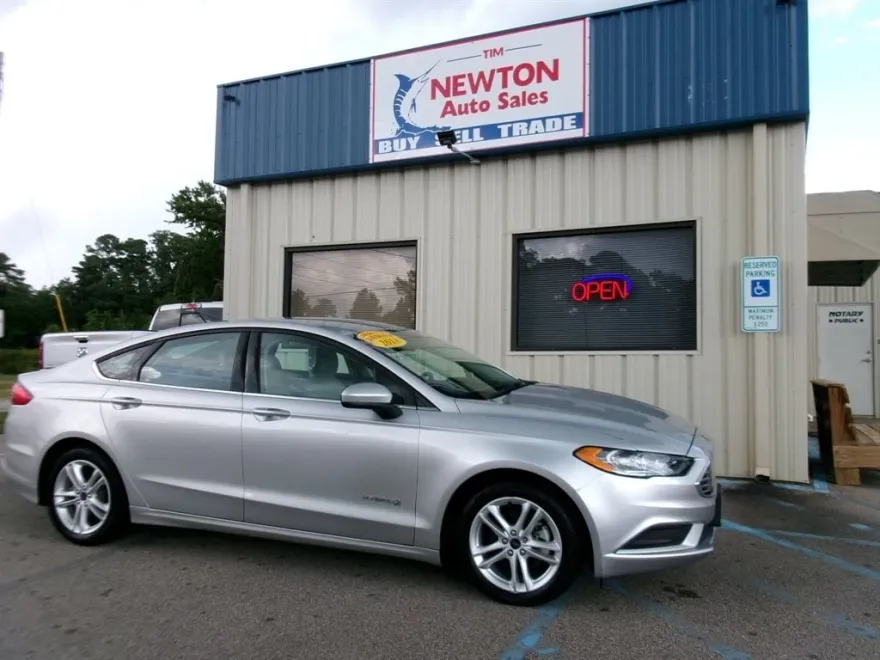 2018 Ford Fusion S Hybrid photo 1