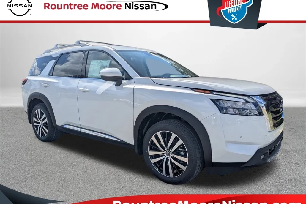 2025 Nissan Pathfinder Platinum photo 1