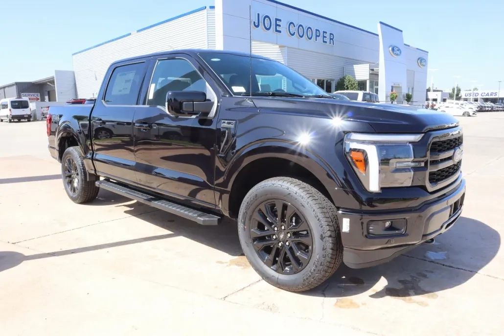 2025 Ford F-150 Lariat photo 1