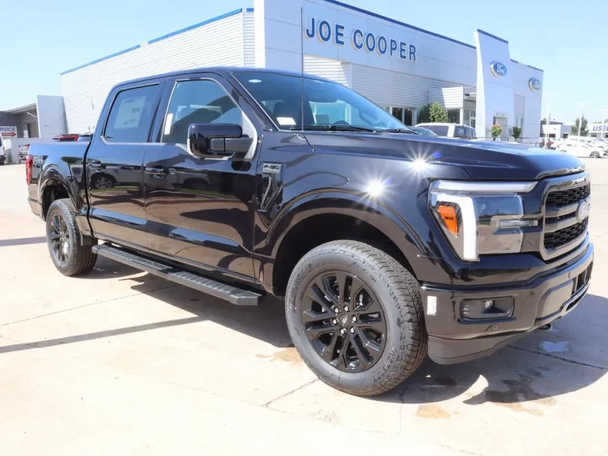 2025 Ford F-150 Lariat photo 1