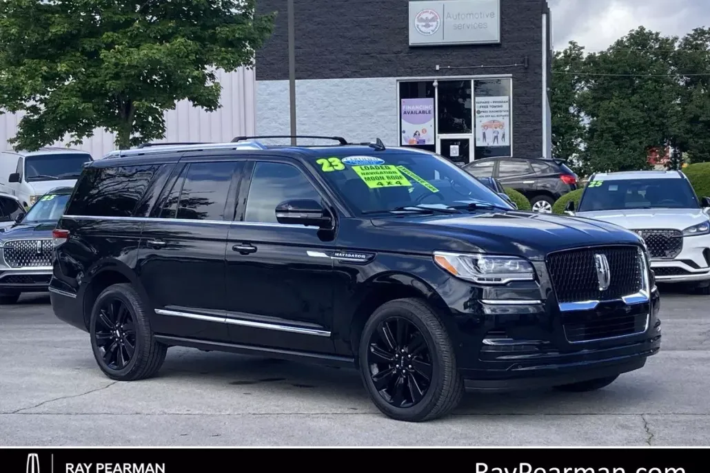 2023 Lincoln Navigator L Reserve photo 1