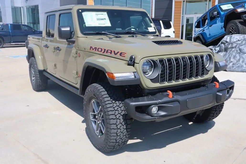 2025 Jeep Gladiator Mojave photo 1