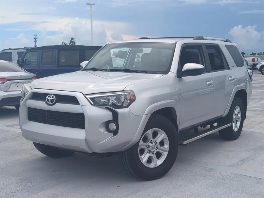 2019 Toyota 4Runner SR5 2WD photo 1