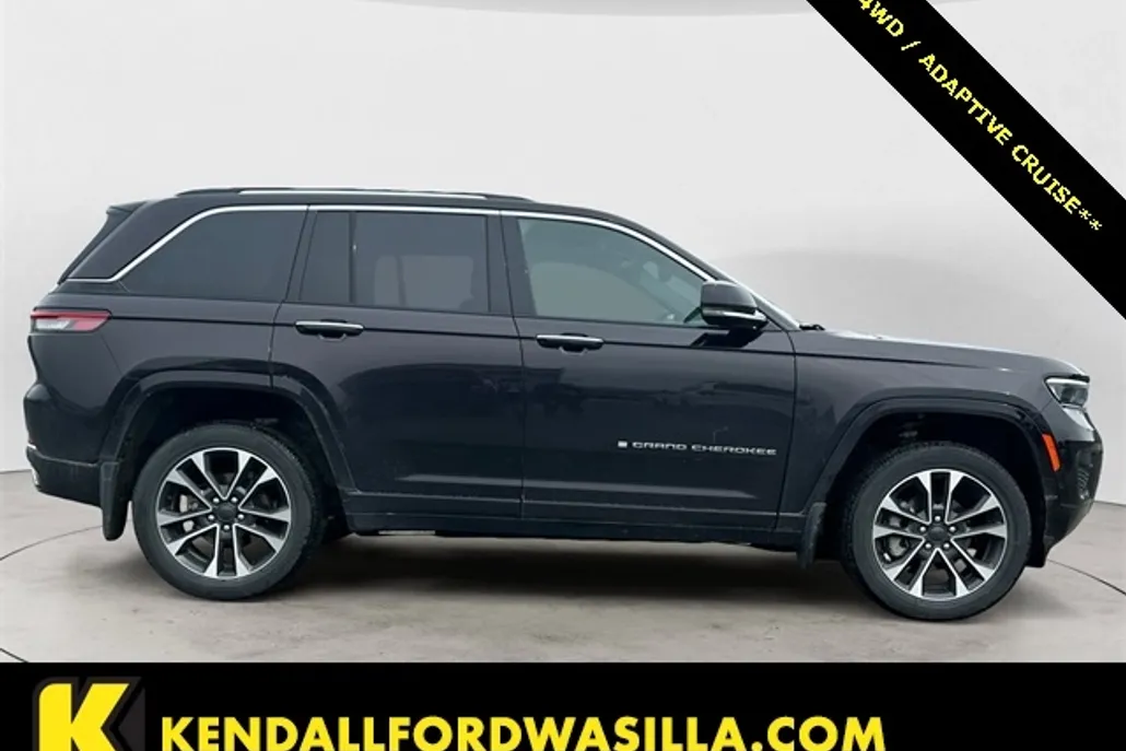 2023 Jeep Grand Cherokee Overland photo 1