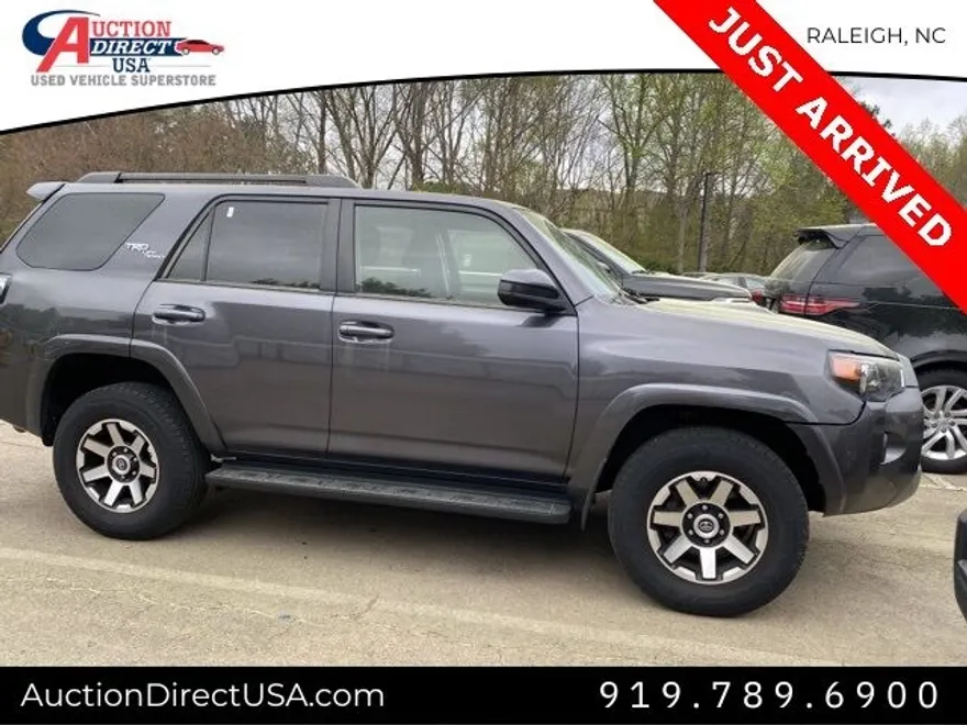 2021 Toyota 4Runner TRD Off-Road photo 1