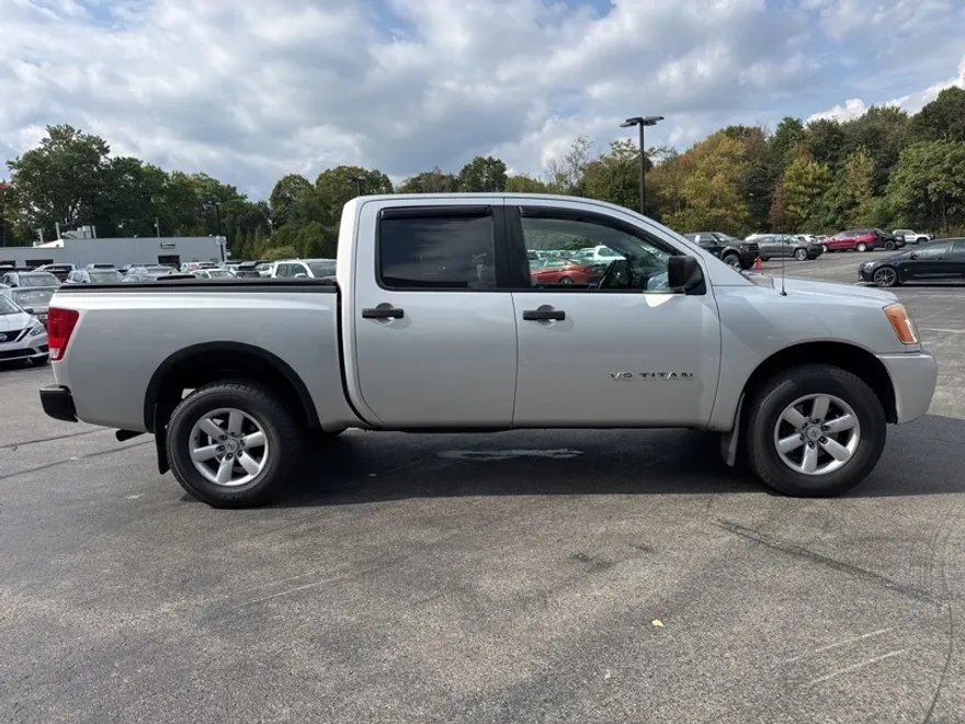 2011 Nissan Titan S Crew Cab photo 1