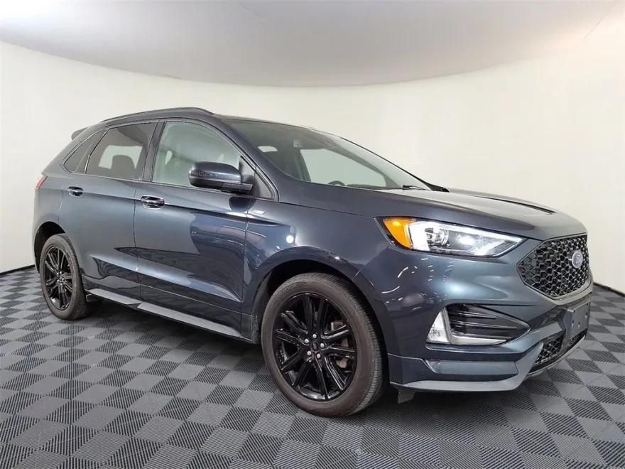 2022 Ford Edge Titanium photo 1