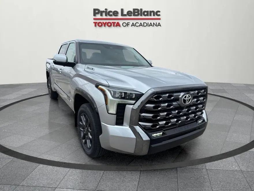 2025 Toyota Tundra CrewMax Platinum photo 1