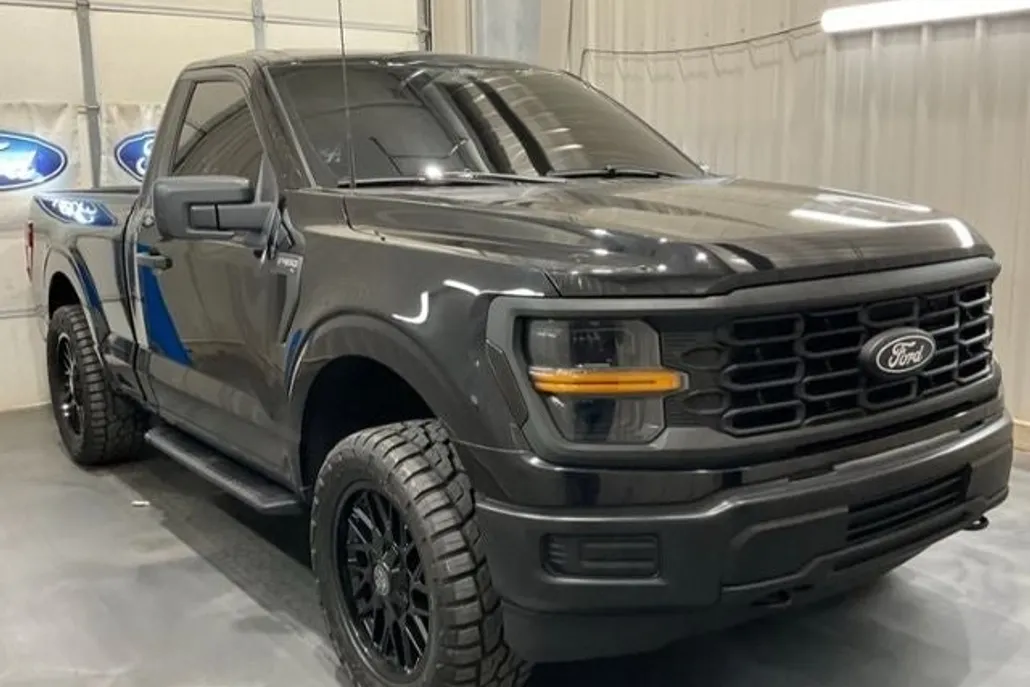2024 Ford F-150 XL photo 1