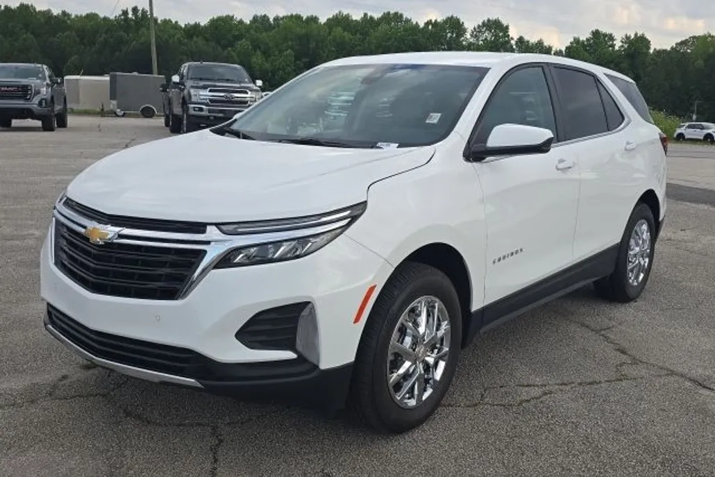 2023 Chevrolet Equinox LT photo 1