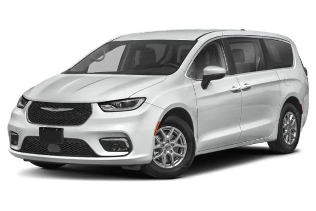 2023 Chrysler Pacifica Touring L photo 1