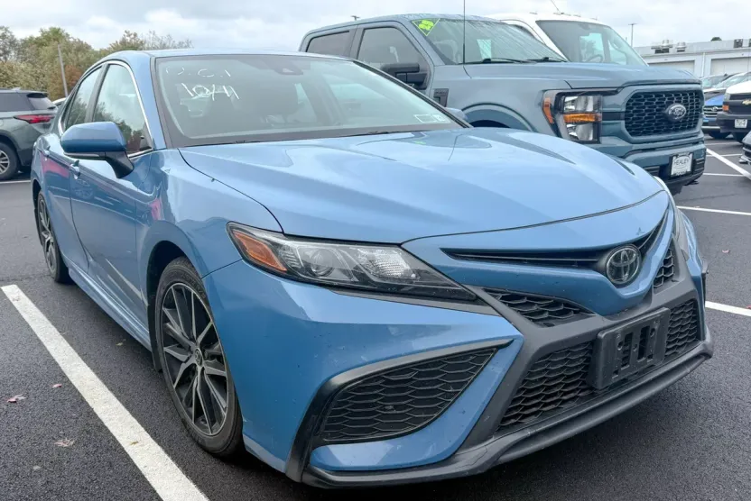 2023 Toyota Camry SE photo 1